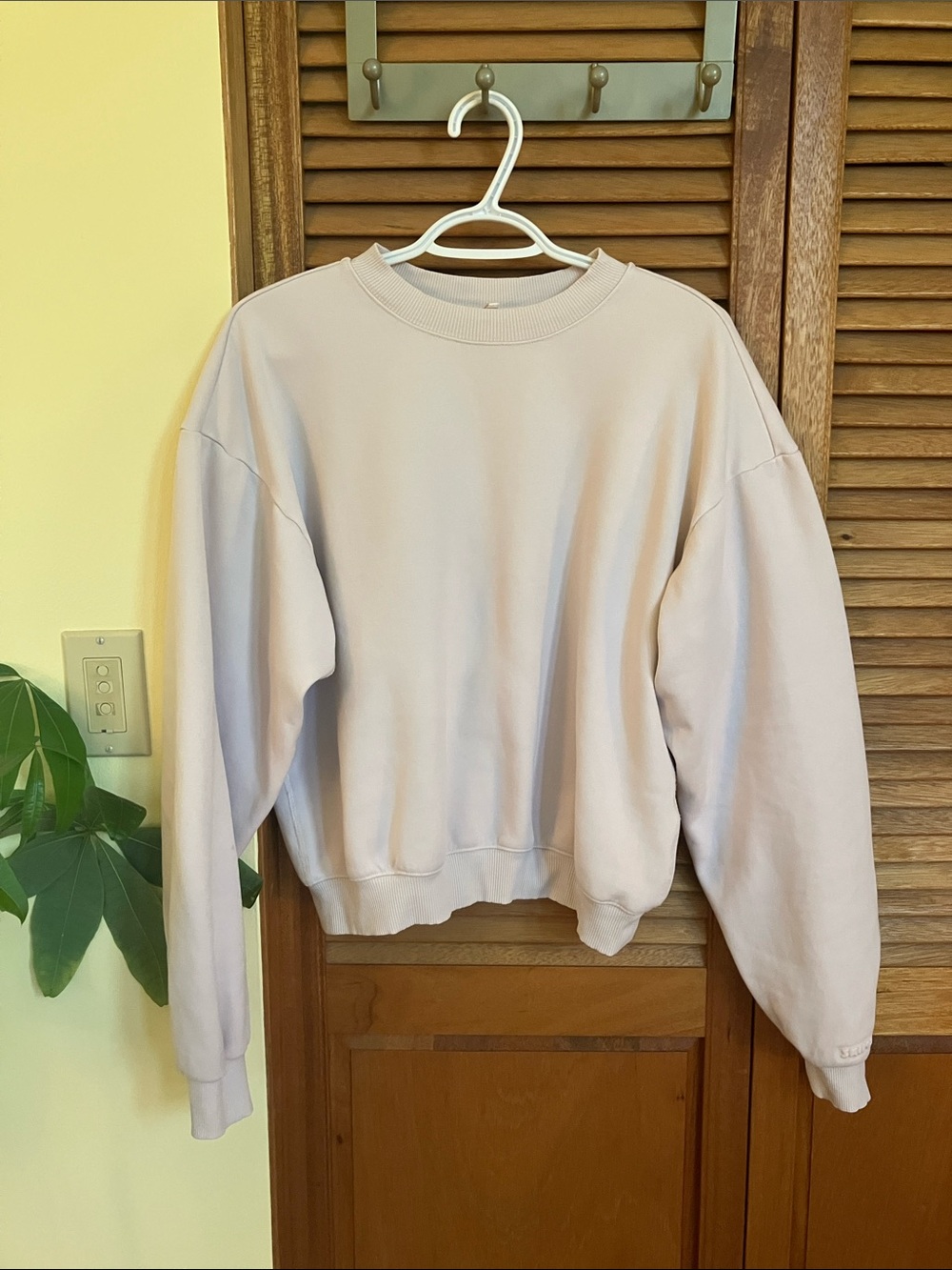 SKIMS Crewneck Sweatshirt - Size Medium